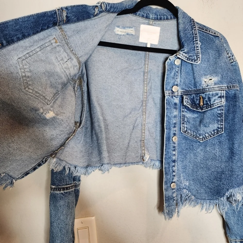 Zara Freyed Hem Distressed Denim Blue Jean‎ Jacket Size Small Hi-Low Crop